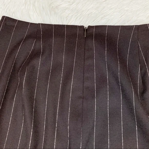 Theory Striped wool blend knee length pencil skirt in brown workwear - Picture 9 of 12